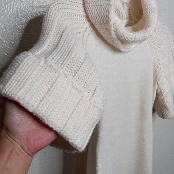 EXPRESS Cream Chunky knit sweater Size XS - Picture 4 of 9
